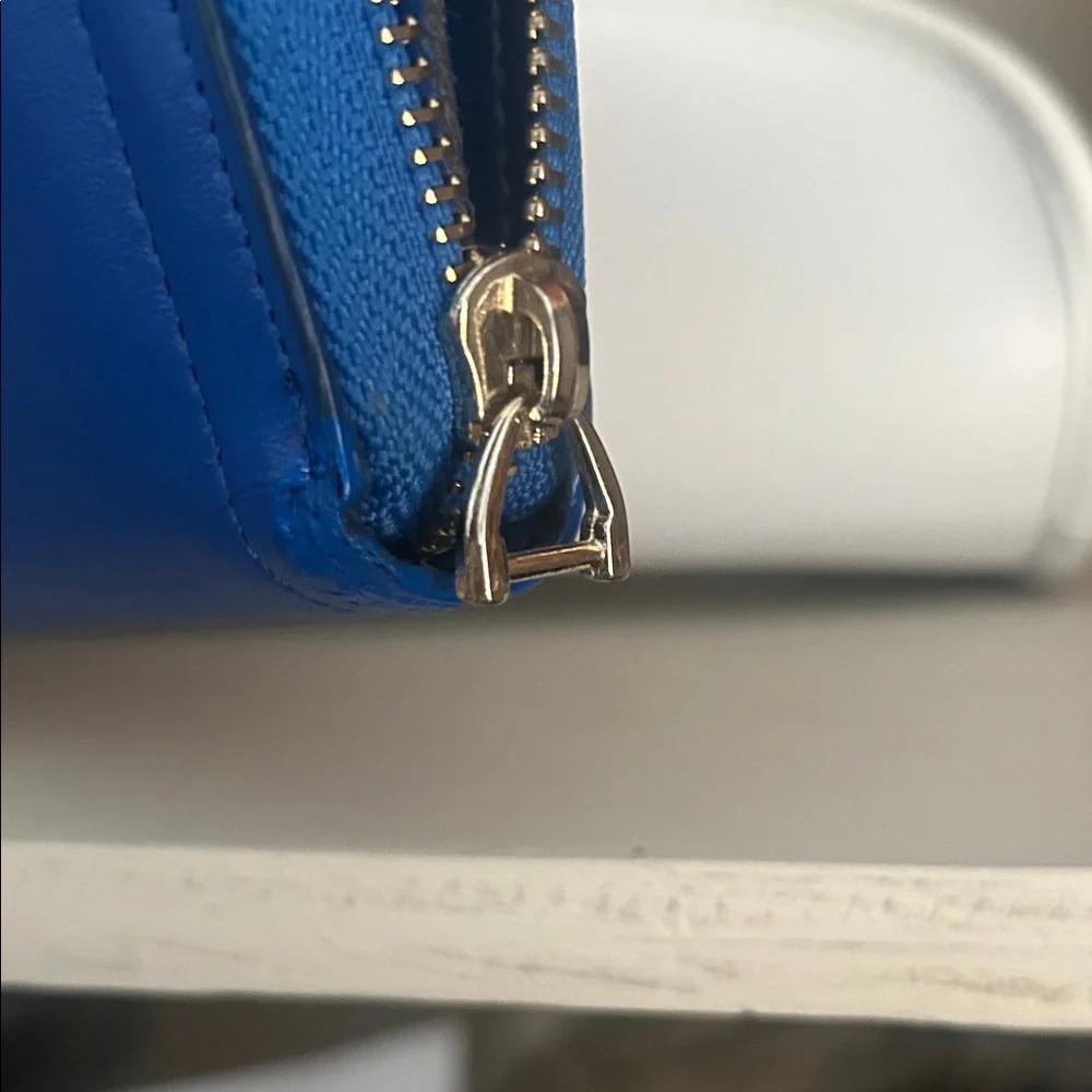 Bally Electric Blue Zip-Around Leather Wallet - Picture 4 of 7